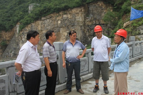 加強(qiáng)防汛督查，確保安全度汛